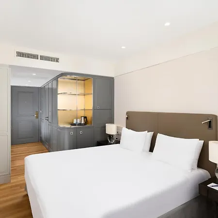 Danubius Astoria Center 4*