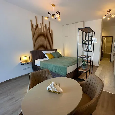 Hillside Apartament *