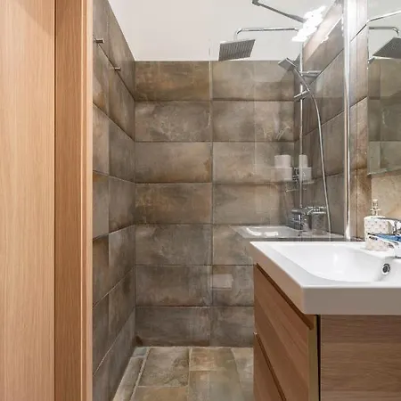 Deluxe Downtown By Elisabeth Apartment *