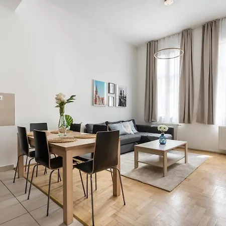 Ace Of Spades Gozsdu Apartment Budapest