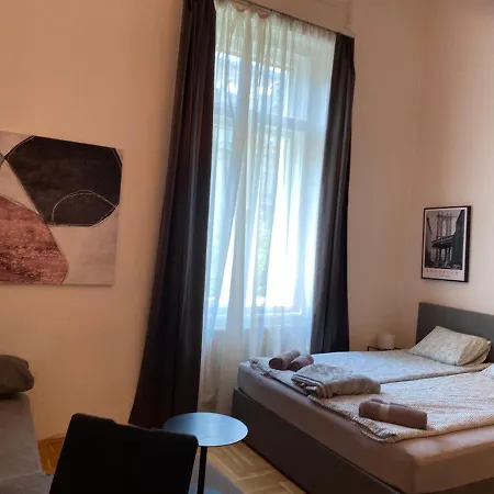 Stylish By The Vigszinhaz Theater * Budapest