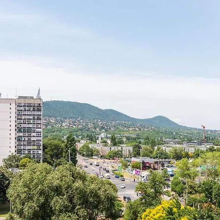 Sweet , 30sqm Studio, Free Private Parking, Mountain View, Balcony, 20 Min From Downtown Appartement