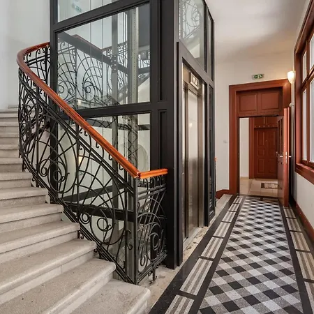 Ace Of Spades Gozsdu Apartment