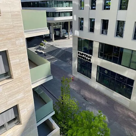 Apartment Lovely 1-bedroom At Heart Of