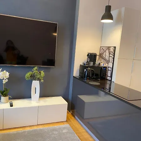 Apartment Stylish By The Vigszinhaz Theater *