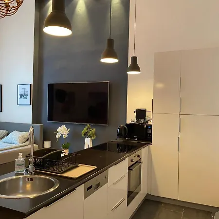 Stylish By The Vigszinhaz Theater Apartment *