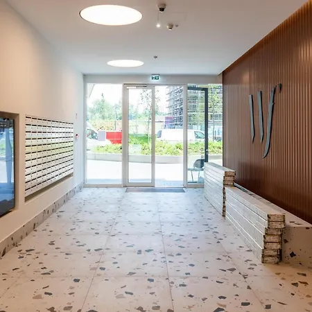 Apartment Sweet , 30sqm Studio, Free Private Parking, Mountain View, Balcony, 20 Min From Downtown Budapest