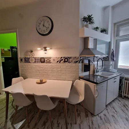 Point Apartment