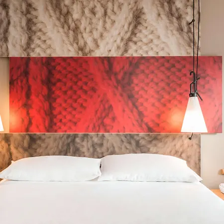 Ibis Heroes Square Отель 3*