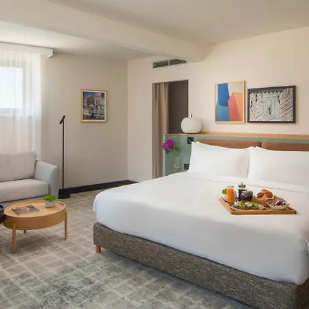 Crowne Plaza By Ihg 4*