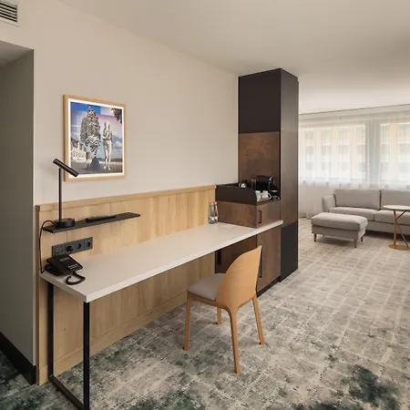Crowne Plaza By Ihg Hotel 4*