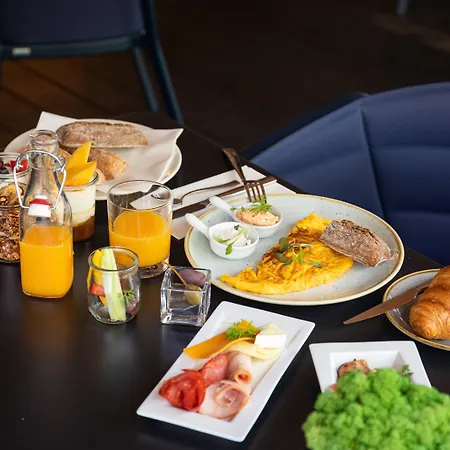 Crowne Plaza By Ihg Hotel Budapest