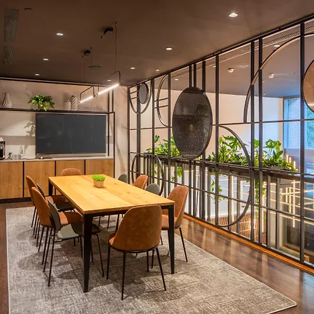Crowne Plaza By Ihg Hotel Budapest