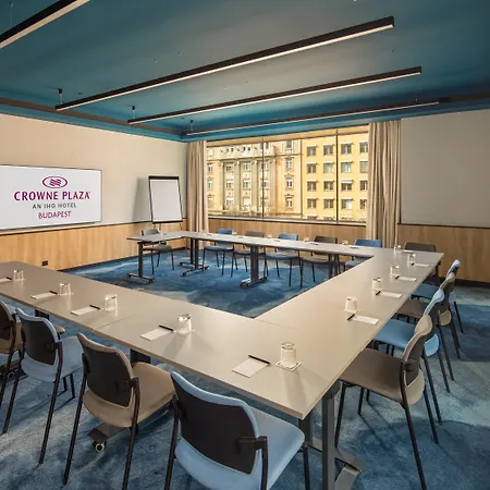 Crowne Plaza By Ihg Hotel