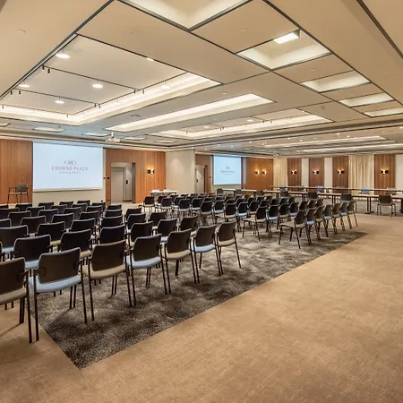 Crowne Plaza By Ihg