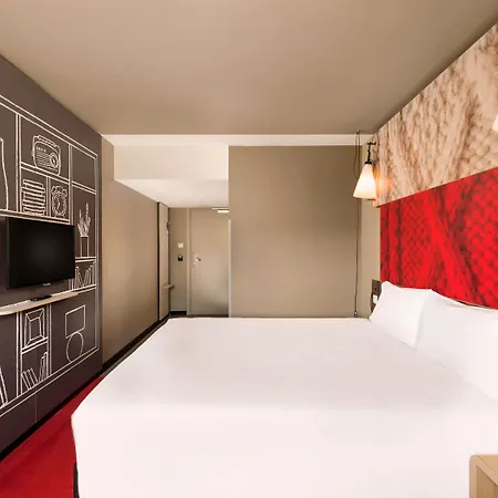 Ibis Castle Hill Hotel 3*
