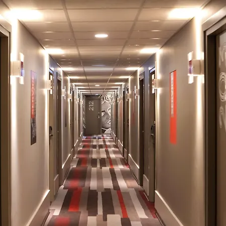 Ibis Castle Hill Hotel 3*