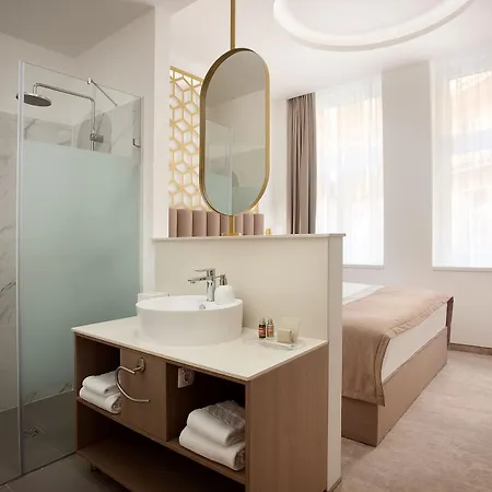 Hotel Mera 4*