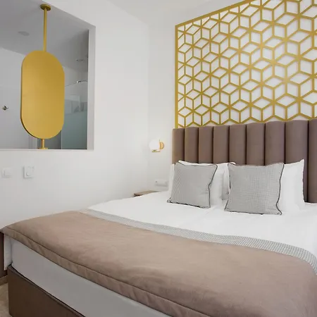 Hotel Mera 4*