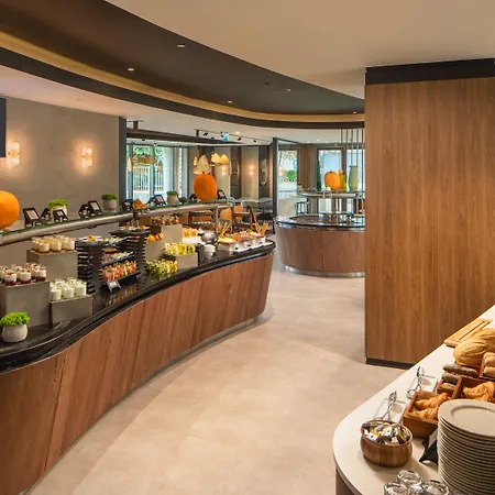Crowne Plaza By Ihg 4*