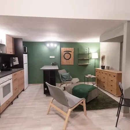 Gozsdu Apartment *