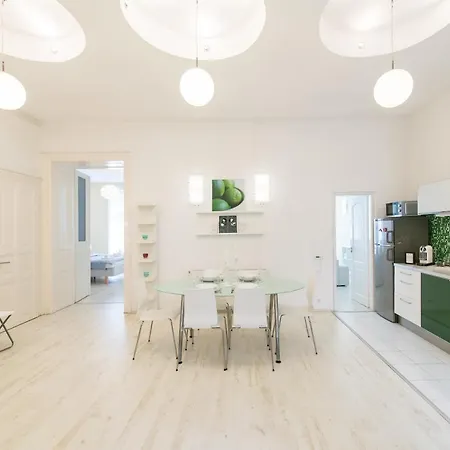 Venus - Park I Apartment Budapest