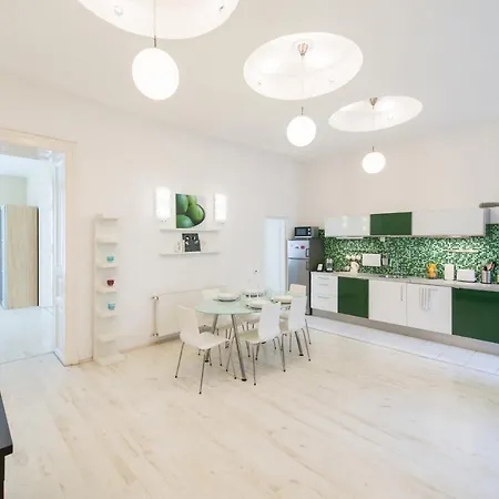 Venus - Park I Apartment