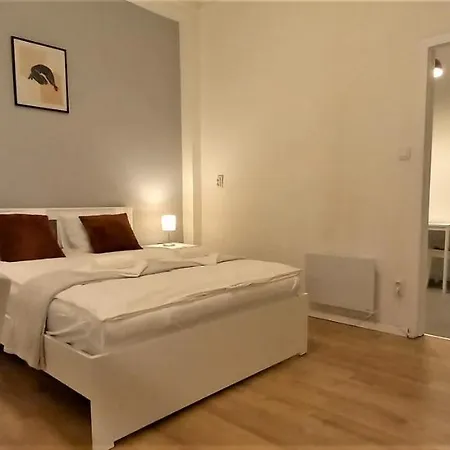Quiet And Private Studio In The Center
