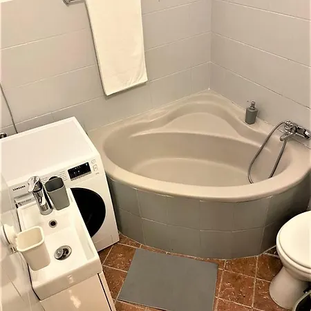 Quiet And Private Studio In The Center Apartment Budapest