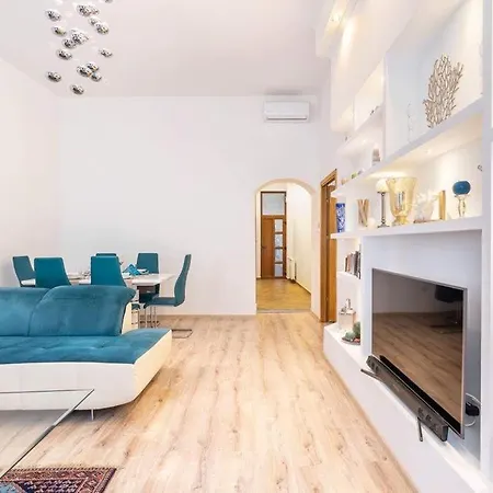 Blue Diamond Apartment
