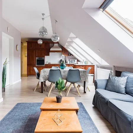 Sunny And Penthouse With Private Garage Budapeszt