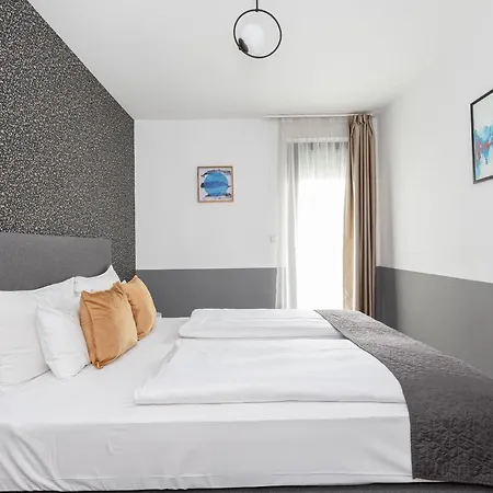 מלון דירות Vagabond Soho 4*