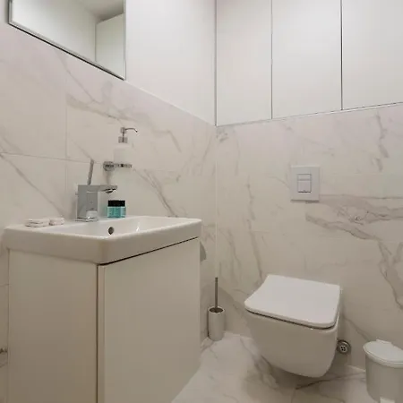 Aparthotel Emerald Luxury Downtown With Free Sauna & Gym