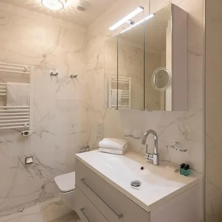 Aparthotel Emerald Luxury Downtown With Free Sauna & Gym *