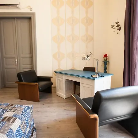 N42 By Small Apartment