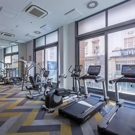 Emerald Luxury Downtown With Free Sauna & Gym Aparthotel *