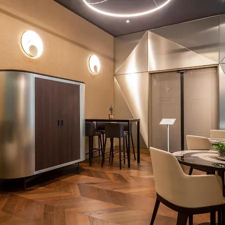 Emerald Luxury Downtown With Free Sauna & Gym *