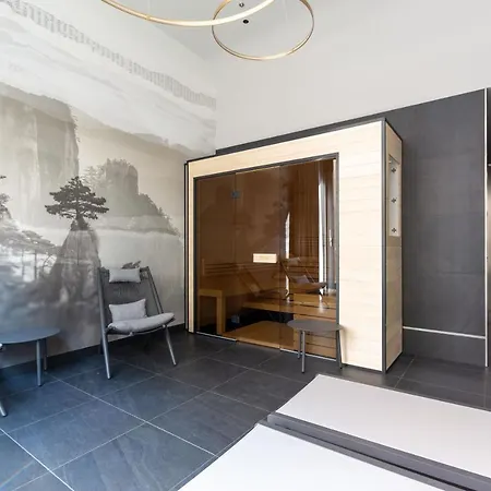 Emerald Luxury Downtown With Free Sauna & Gym