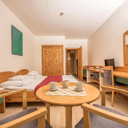 Petneházy Club Hotel
