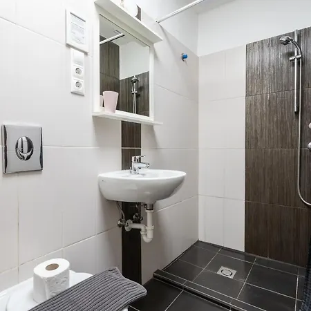 K20- Boutique Apartments, Best Location, By Bqa Apartment