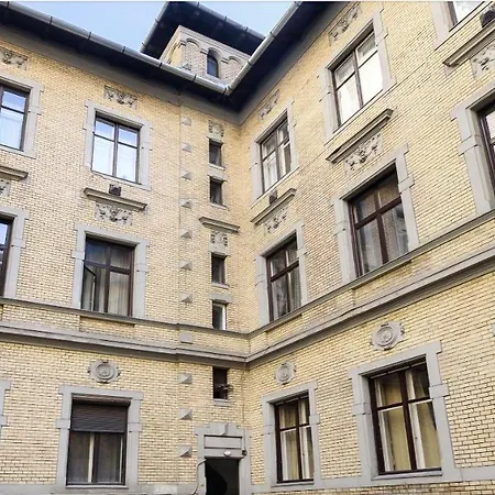 Gloria Downtown Apartament