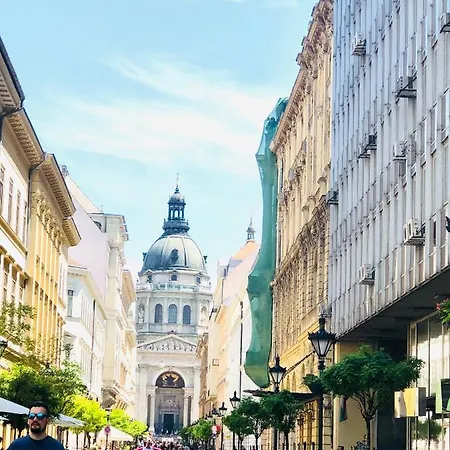 Downtown Andrassy * Budapesta