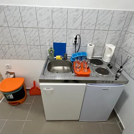 Jo Minosegu Lakasok Kivalo Kozlekedes Mellett * Budapest