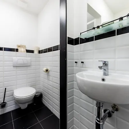 Hotell Adagio Downtown 3*