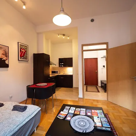 Apartment Cozy With Garage At Gozsdu Passage