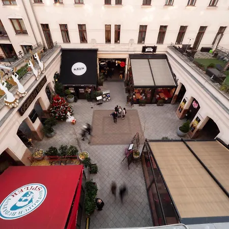 Cozy With Garage At Gozsdu Passage *