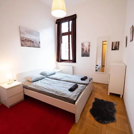 Apartment Cozy With Garage At Gozsdu Passage *