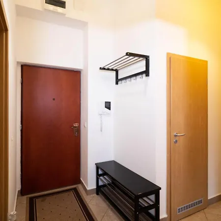 Cozy With Garage At Gozsdu Passage Apartment Budapest