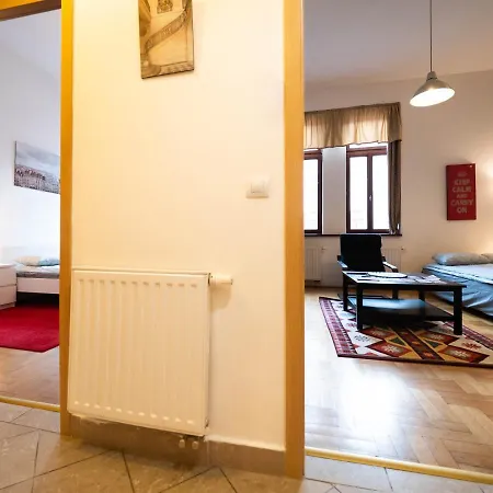 Cozy With Garage At Gozsdu Passage Apartment Budapest