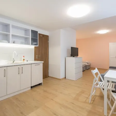 Апартаменты Minimalist Styled Tiny Ap @new York Cafe